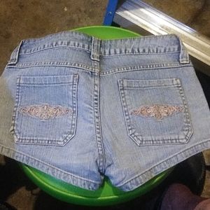 Woman's shorts